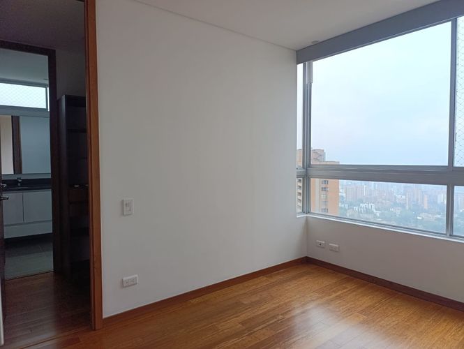 Apartamento de 4 alcobas en venta en El Poblado, Medellín, 200 m² · foto 12 de 19