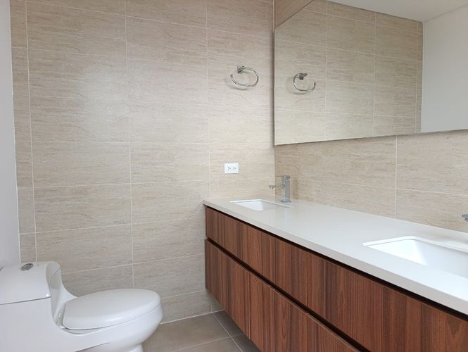 Apartamento de 4 alcobas en venta en El Poblado, Medellín, 200 m² · foto 16 de 19