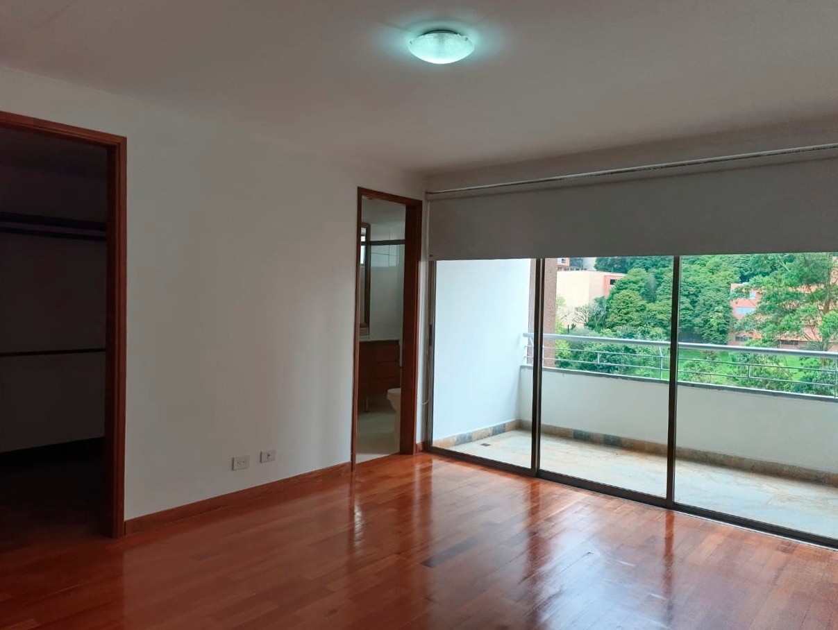 Apartamento en arriendo en El Poblado, Medellín · foto 3 de 18