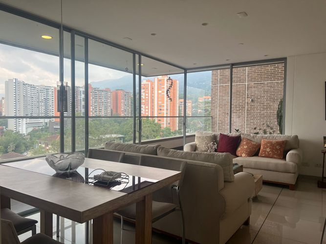 Apartamento de 3 alcobas en arriendo en Loma Del Esmeraldal, Envigado, 125 m² · foto 2 de 18
