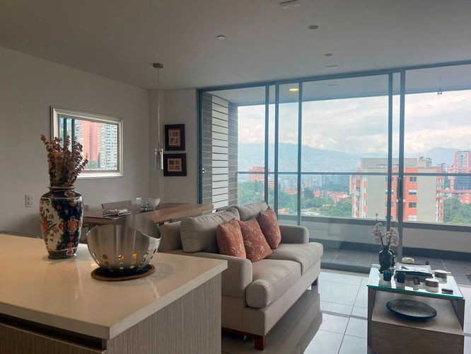 Apartamento de 3 alcobas en arriendo en Loma Del Esmeraldal, Envigado, 125 m² · foto 3 de 18