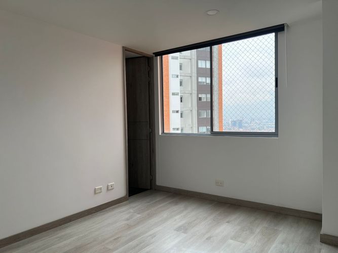 Apartamento de 3 alcobas en arriendo en Loma Benedictinos, Medellín, 98 m² · foto 8 de 18