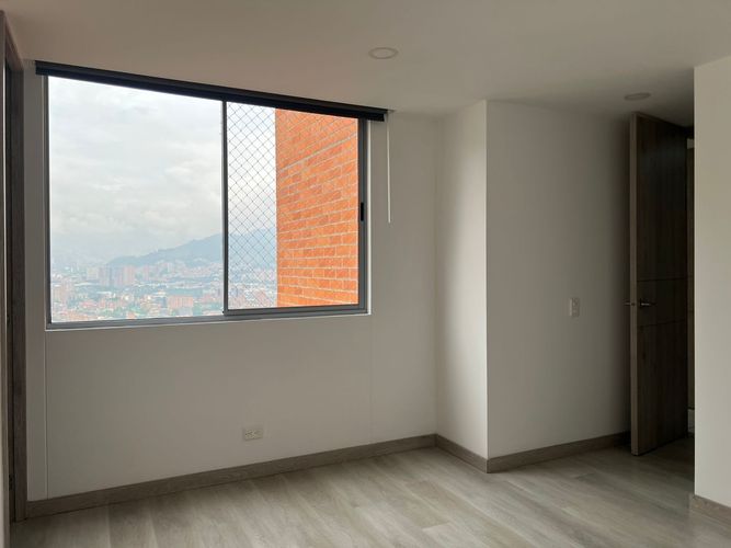 Apartamento de 3 alcobas en arriendo en Loma Benedictinos, Medellín, 98 m² · foto 9 de 18