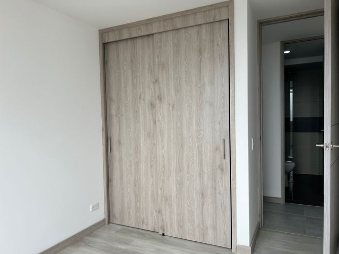 Apartamento de 3 alcobas en arriendo en Loma Benedictinos, Medellín, 98 m² · foto 10 de 18