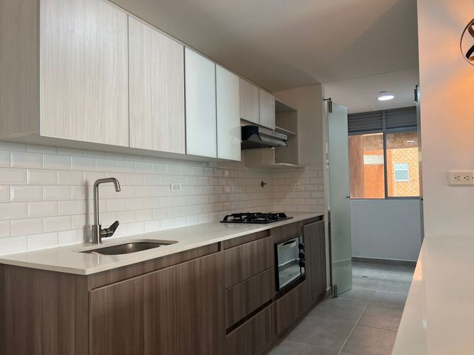 Apartamento de 3 alcobas en arriendo en Loma Benedictinos, Medellín, 98 m² · foto 7 de 18