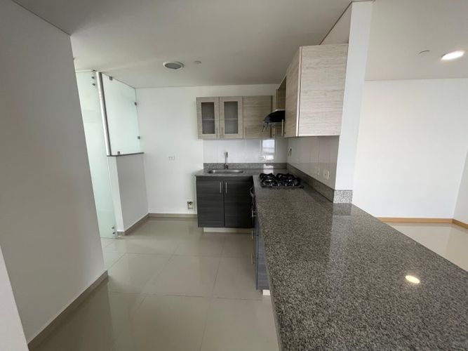 Apartamento de 3 alcobas en arriendo en Guaduales De La Abadia, Envigado, 75 m² · foto 2 de 14