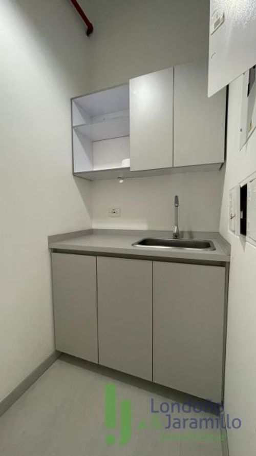 Oficina en venta en Primavera, Envigado, 37 m² · foto 2 de 4