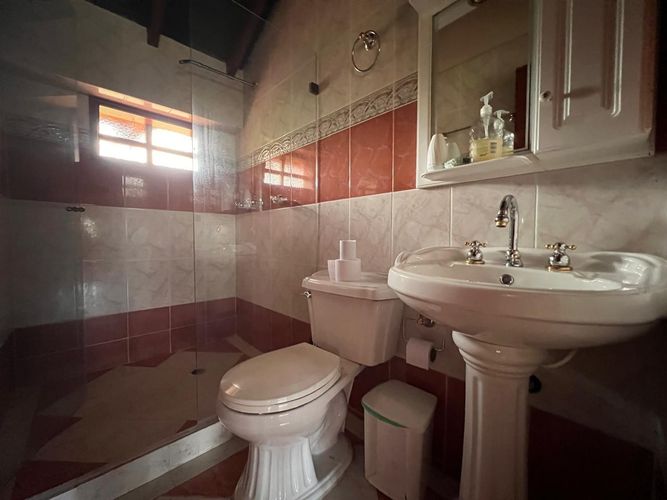 Casa de 4 alcobas en venta en El Porvenir, Rionegro, 300 m² · foto 17 de 19