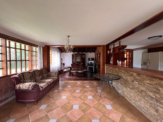 Casa de 4 alcobas en venta en El Porvenir, Rionegro, 300 m² · foto 2 de 19