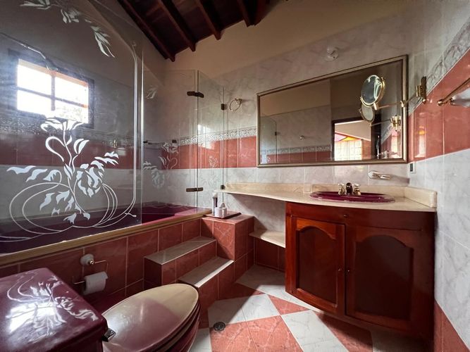 Casa de 4 alcobas en venta en El Porvenir, Rionegro, 300 m² · foto 19 de 19