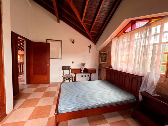 Casa de 4 alcobas en venta en El Porvenir, Rionegro, 300 m² · foto 13 de 19