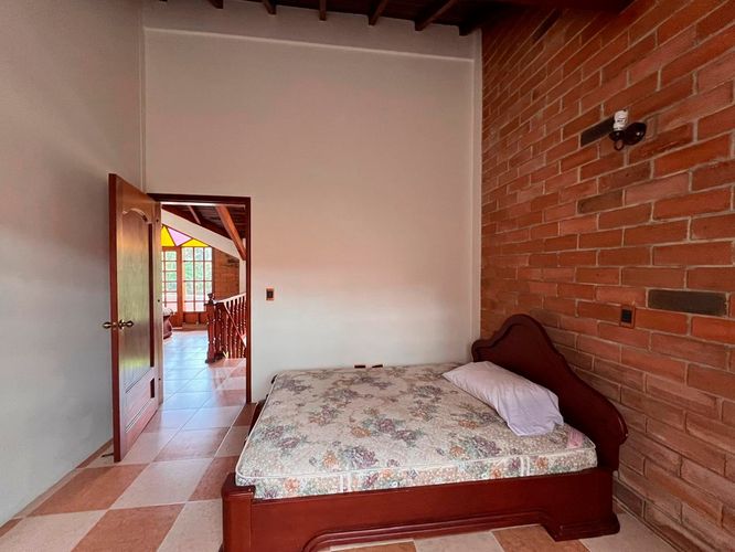 Casa de 4 alcobas en venta en El Porvenir, Rionegro, 300 m² · foto 16 de 19