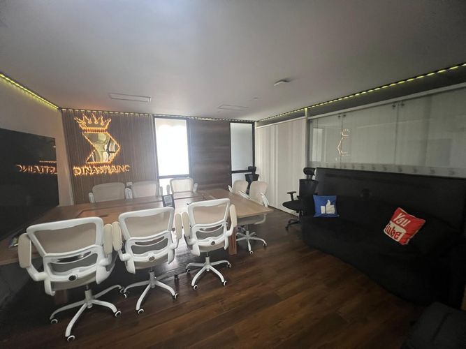 Oficina en arriendo en El Poblado, Medellín, 180 m² · foto 3 de 11