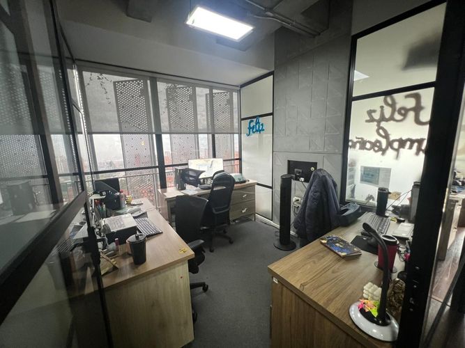 Oficina en arriendo en El Poblado, Medellín, 180 m² · foto 9 de 11