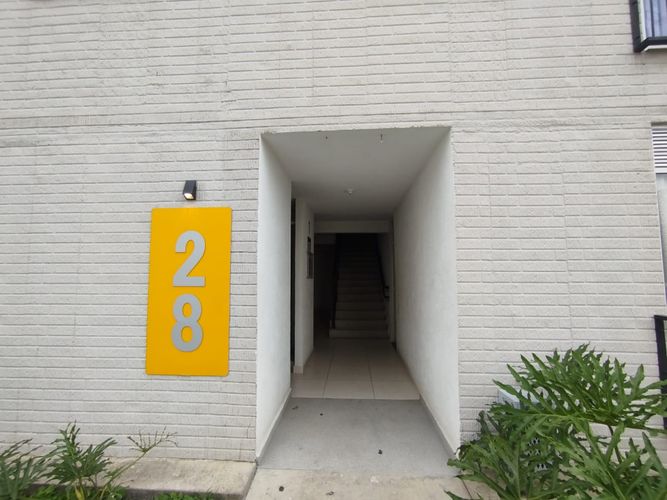 Apartamento de 2 alcobas en venta en Zona Industrial, Yumbo, 46 m² · foto 2 de 20