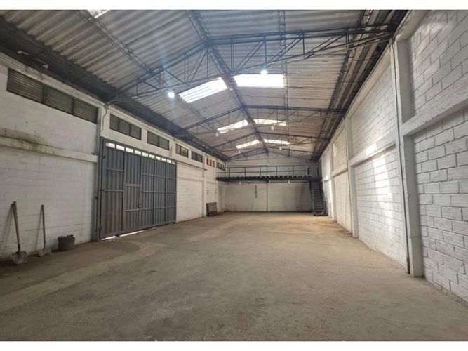 Bodega en arriendo en San Jose, Itagüí, 330 m² · foto 12 de 12