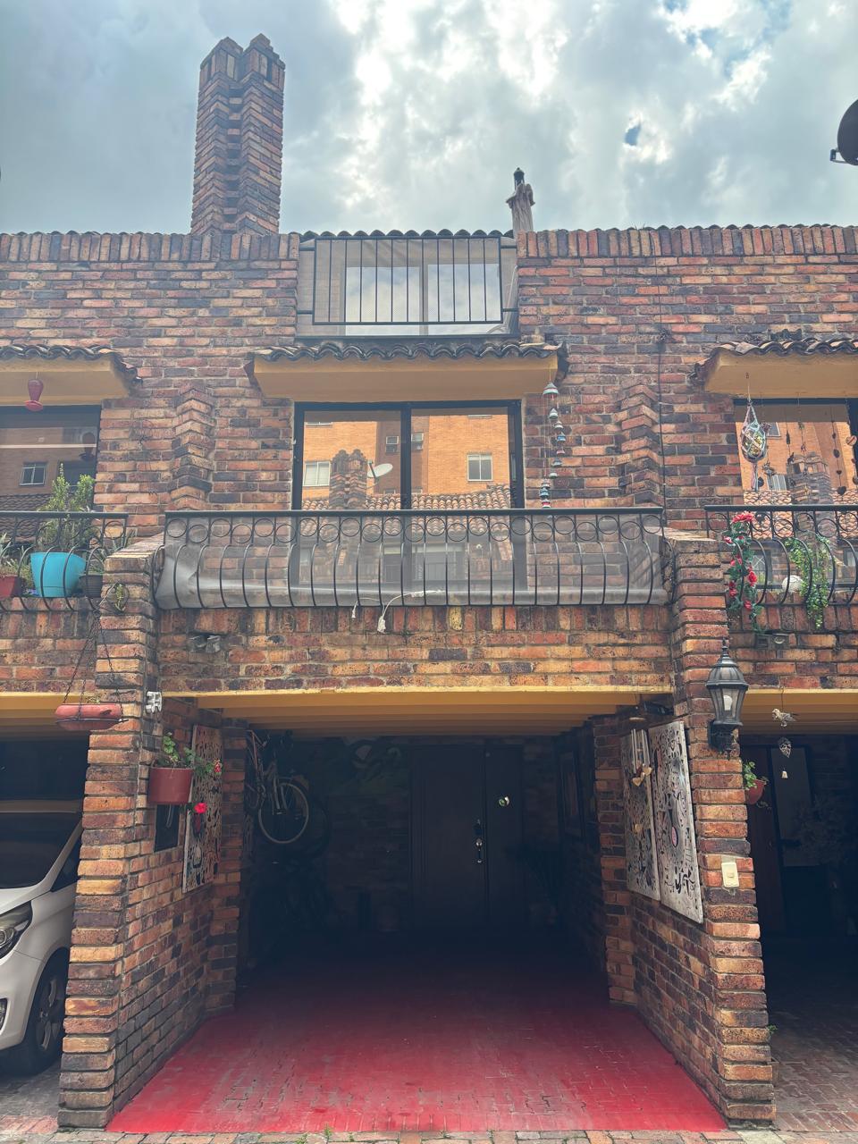 Casa en venta en Cedritos, Bogotá · foto 3 de 22