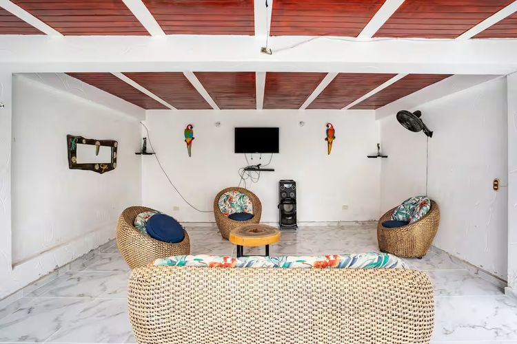 Casa de 4 alcobas en venta en Llano Pozo, Ricaurte, 714 m² · foto 3 de 17
