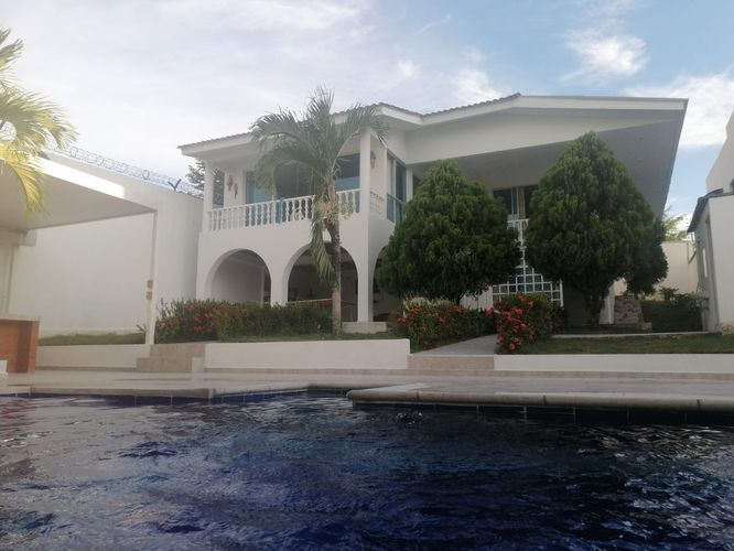 Casa de 4 alcobas en venta en Llano Pozo, Ricaurte, 714 m² · foto 4 de 17