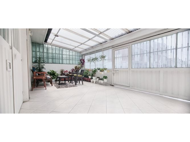 Casa de 6 alcobas en venta en Engativa Zona Urbana, Bogotá, 200 m² · foto 2 de 18