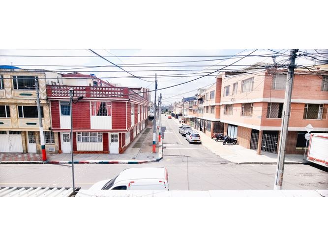 Casa de 6 alcobas en venta en Engativa Zona Urbana, Bogotá, 200 m² · foto 7 de 18