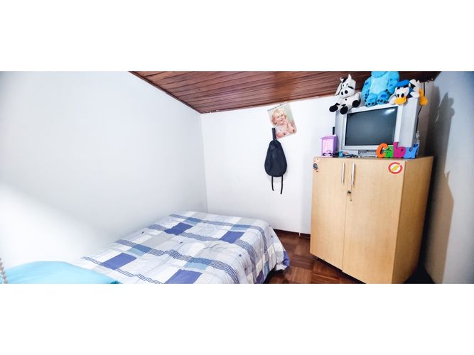 Casa de 6 alcobas en venta en Engativa Zona Urbana, Bogotá, 200 m² · foto 10 de 18