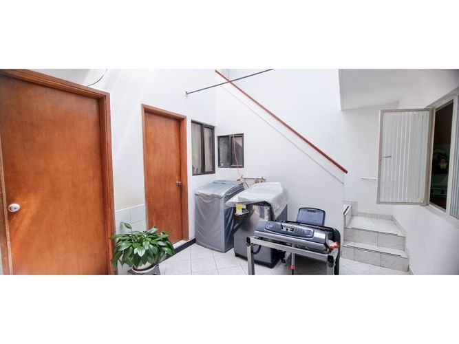 Casa de 6 alcobas en venta en Engativa Zona Urbana, Bogotá, 200 m² · foto 16 de 18