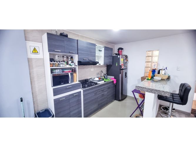 Casa de 6 alcobas en venta en Engativa Zona Urbana, Bogotá, 365 m² · foto 3 de 14