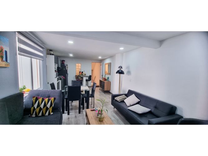 Casa de 6 alcobas en venta en Engativa Zona Urbana, Bogotá, 365 m² · foto 13 de 14