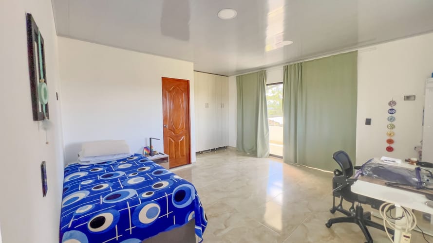 Casa de 4 alcobas en venta en El Socorro, Marinilla, 1313 m² · foto 8 de 14