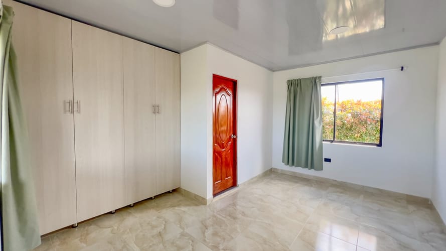 Casa de 4 alcobas en venta en El Socorro, Marinilla, 1313 m² · foto 11 de 14