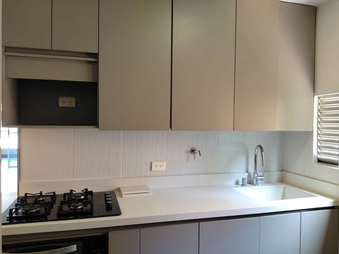 Apartamento de 3 alcobas en arriendo en El Poblado, Medellín, 150 m² · foto 4 de 19