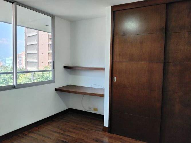 Apartamento de 3 alcobas en arriendo en El Poblado, Medellín, 150 m² · foto 12 de 19