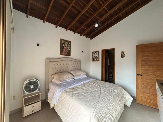 Casa de 3 alcobas en venta en Lomitas, La Ceja, 160 m² · foto 24 de 24