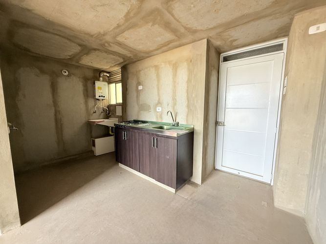 Apartamento de 3 alcobas en venta en Fac, Madrid, 62 m² · foto 2 de 16