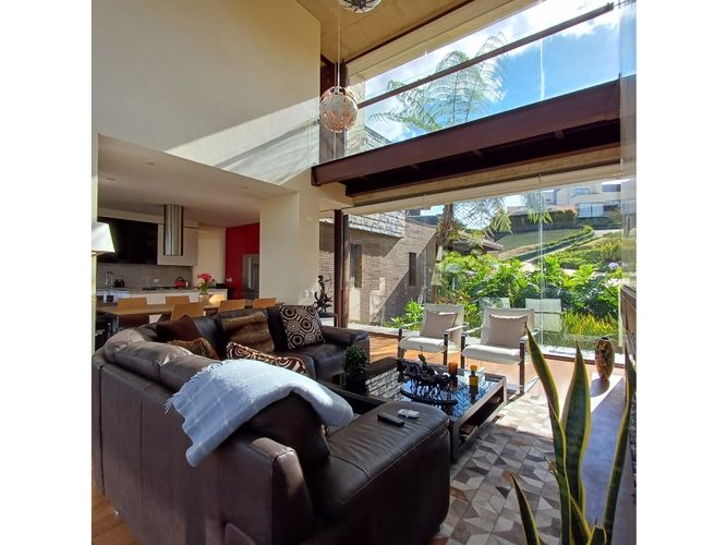 Casa de 4 alcobas en venta en Altamar, La Calera, 385 m² · foto 2 de 24