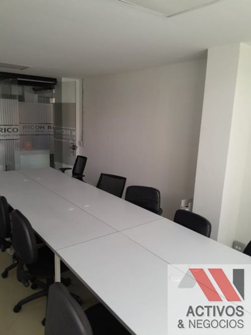 Oficina en arriendo en Suramericana, Medellín, 35 m² · foto 2 de 3