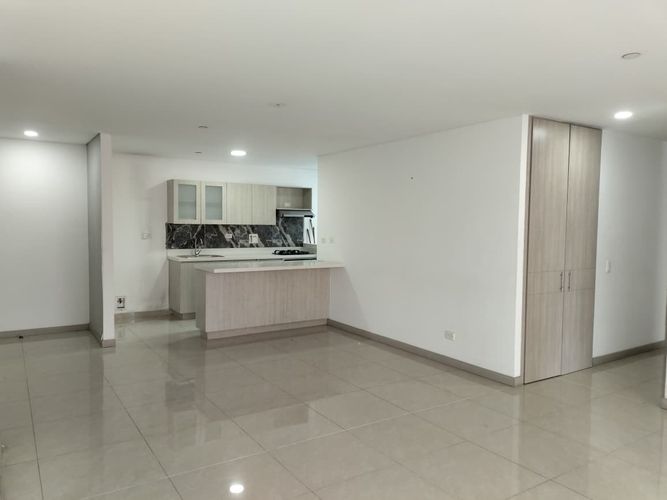 Apartamento de 3 alcobas en venta en El Poblado, Medellín, 96 m² · foto 3 de 18