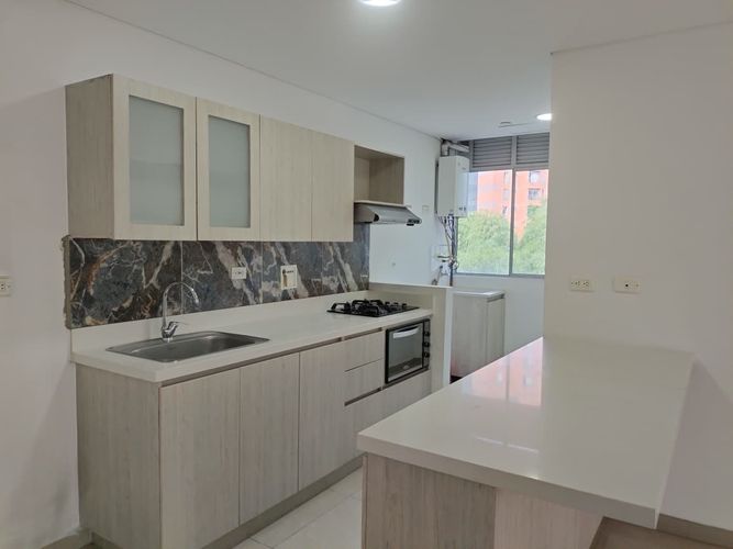 Apartamento de 3 alcobas en venta en El Poblado, Medellín, 96 m² · foto 6 de 18