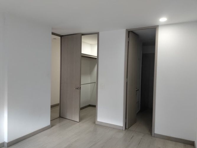 Apartamento de 3 alcobas en venta en El Poblado, Medellín, 96 m² · foto 16 de 18