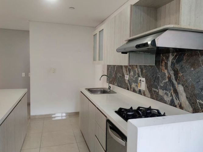 Apartamento de 3 alcobas en venta en El Poblado, Medellín, 96 m² · foto 7 de 18