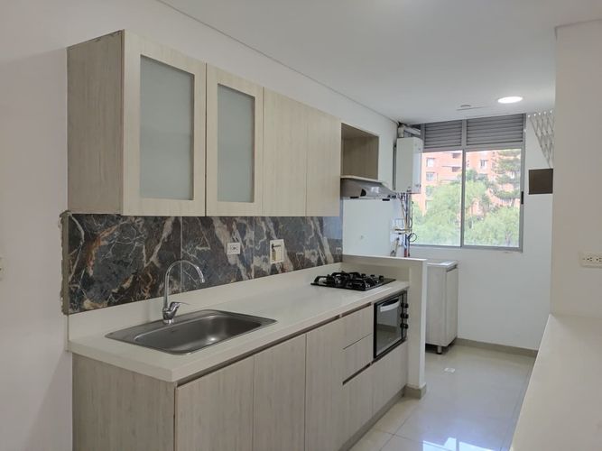 Apartamento de 3 alcobas en venta en El Poblado, Medellín, 96 m² · foto 5 de 18
