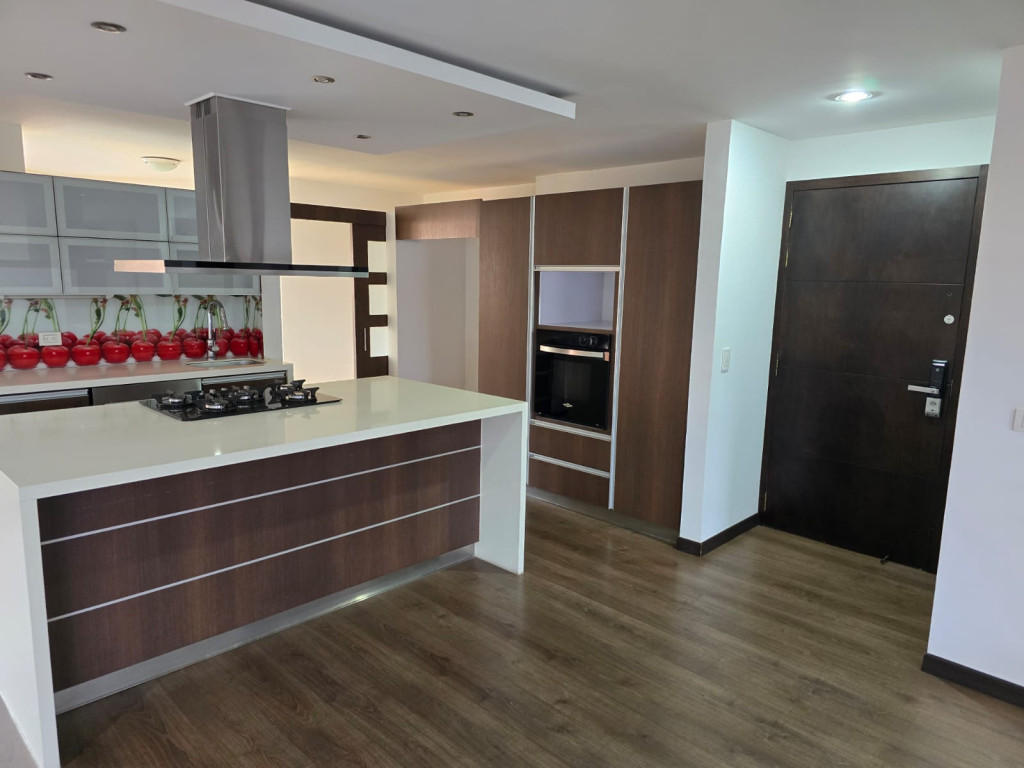 Apartamento en arriendo en El Poblado, Medellín · foto 6 de 19