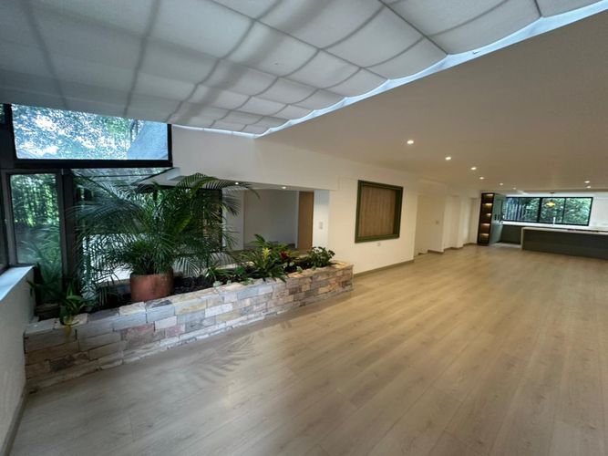 Apartamento de 4 alcobas en venta en Lalinde, Medellín, 295 m² · foto 2 de 24