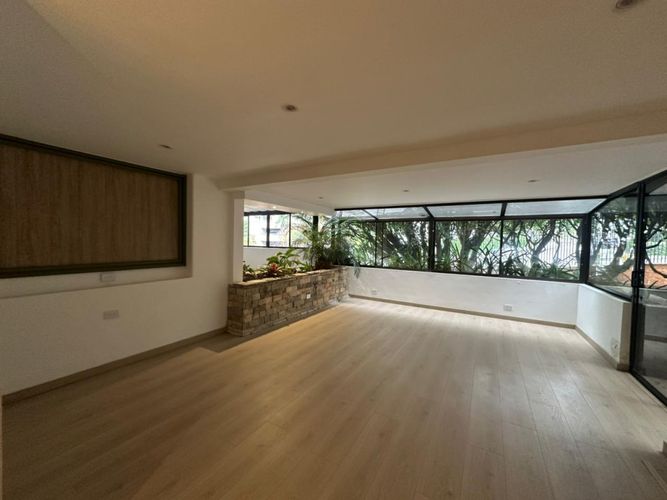 Apartamento de 4 alcobas en venta en Lalinde, Medellín, 295 m² · foto 4 de 24