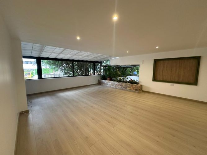 Apartamento de 4 alcobas en venta en Lalinde, Medellín, 295 m² · foto 5 de 24