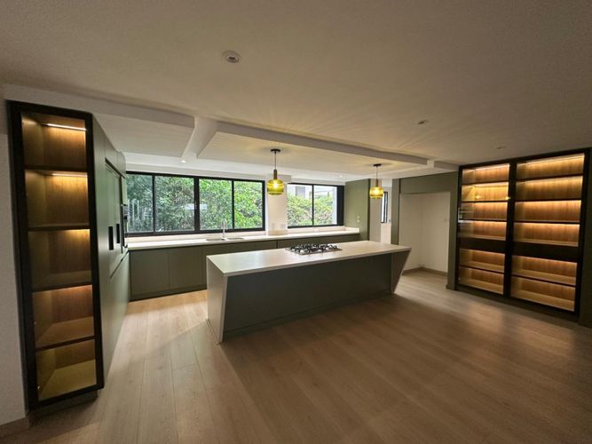 Apartamento de 4 alcobas en venta en Lalinde, Medellín, 295 m² · foto 6 de 24
