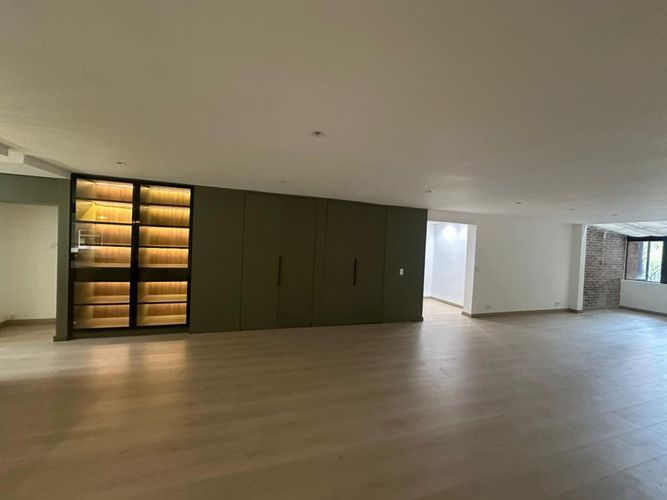 Apartamento de 4 alcobas en venta en Lalinde, Medellín, 295 m² · foto 11 de 24