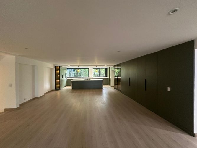 Apartamento de 4 alcobas en venta en Lalinde, Medellín, 295 m² · foto 12 de 24