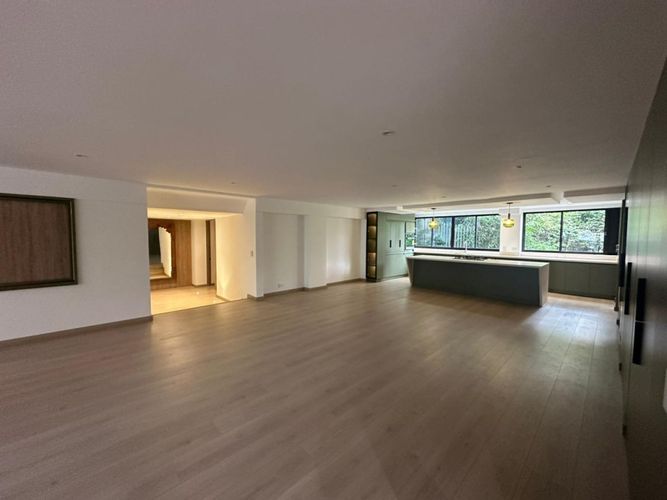 Apartamento de 4 alcobas en venta en Lalinde, Medellín, 295 m² · foto 13 de 24